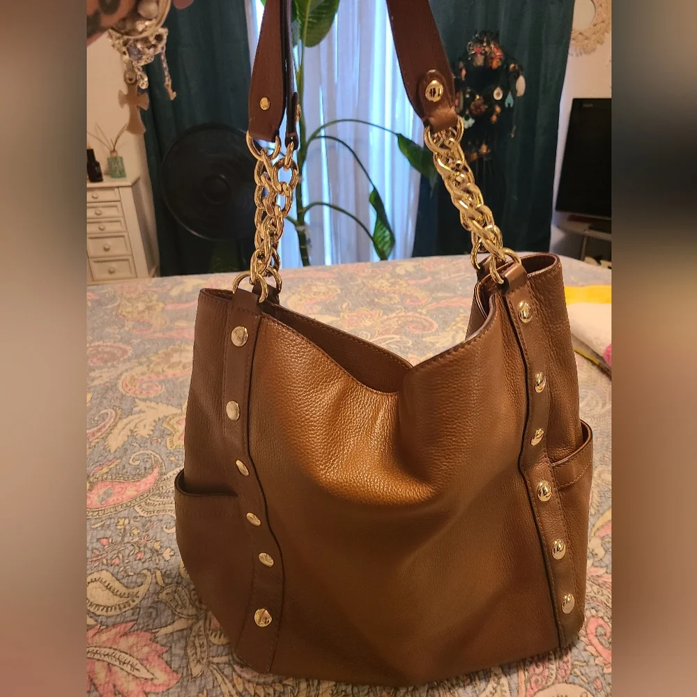Handbag - Picture 3 of 5